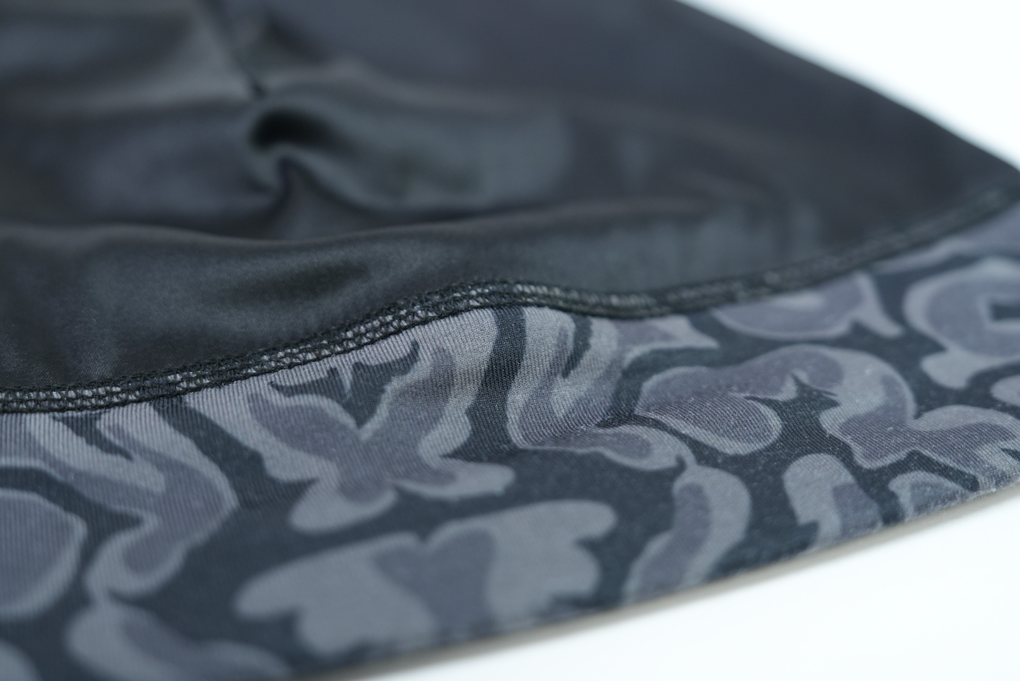 Protect your mind "Noir" Skull cap